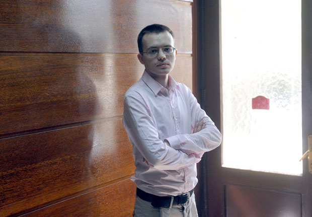 Ендру Корибко: Македонија буре барута